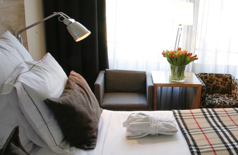 catalonia amsterdam triple 01