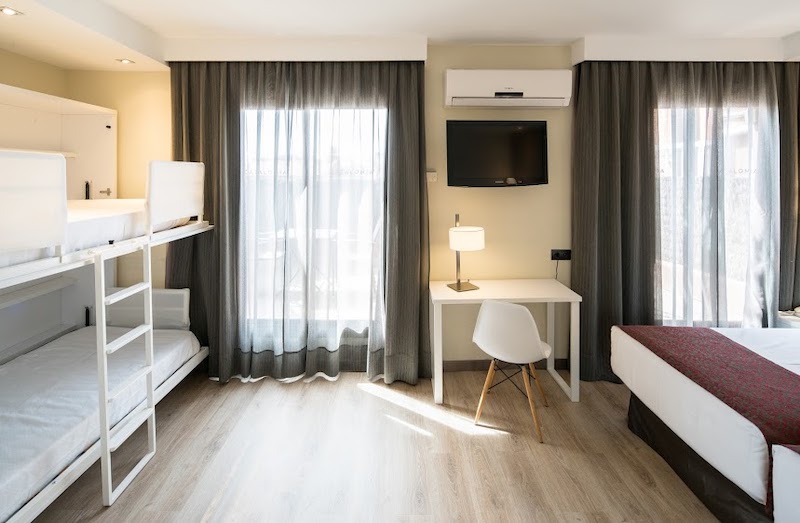 habitacion cuadruple catalonia castellnou 04