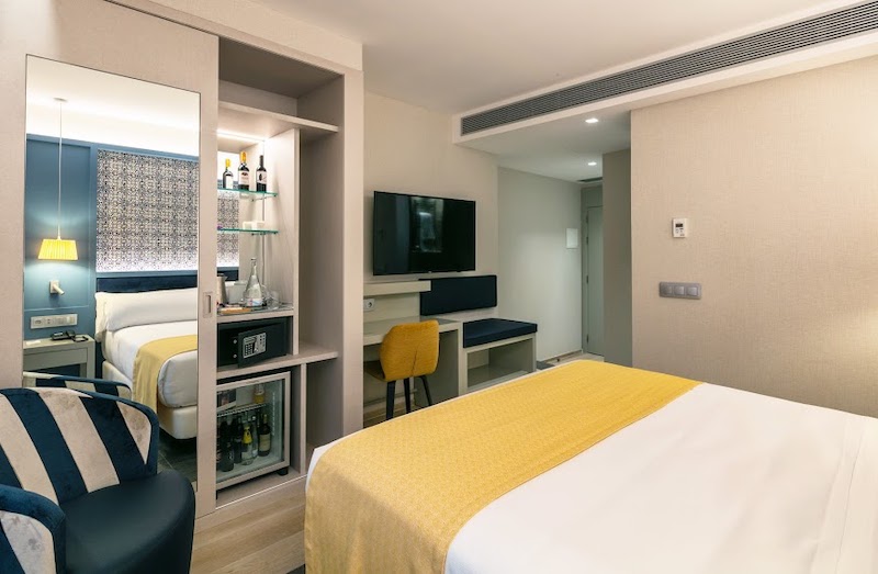 habitacion doble balcony catalonia porto 02