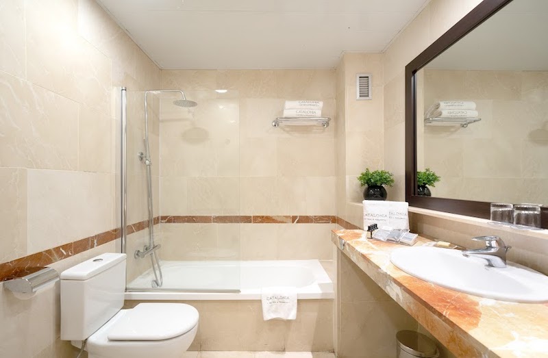 habitacion doble catalonia la pedrera 05