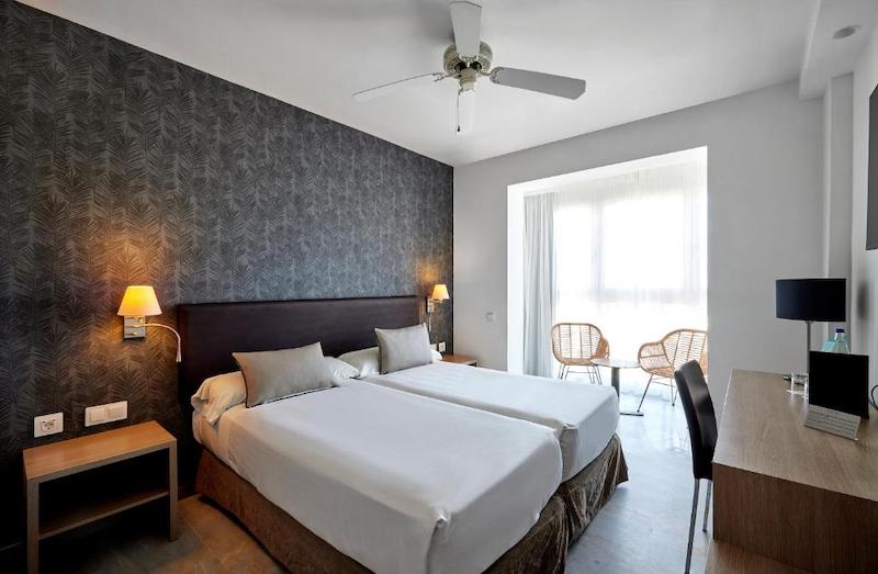 habitacion doble catalonia mirador des port 03