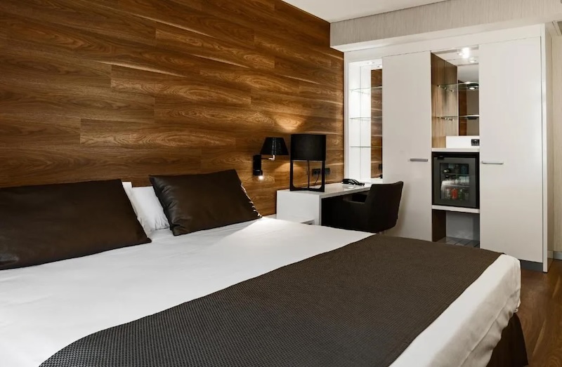 habitacion doble vista atocha catalonia puerta del sol 03