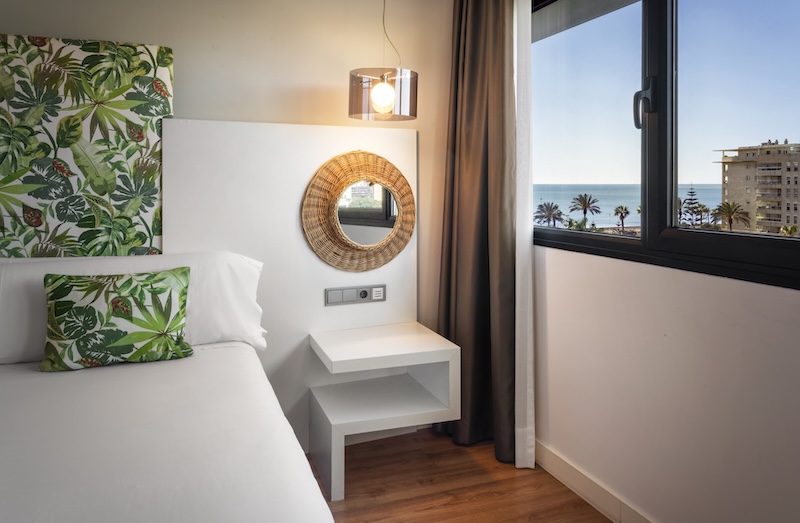 habitacion doble vista mar catalonia malaga 05