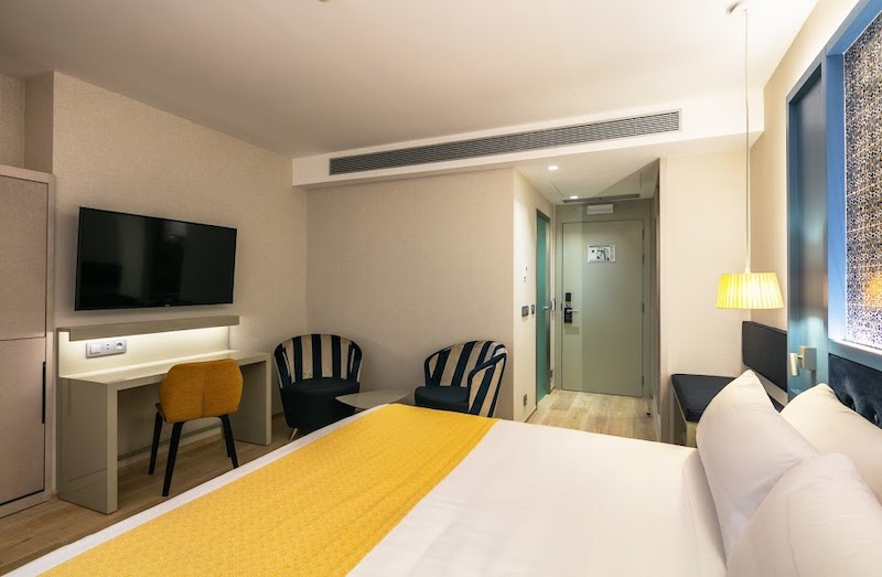 habitacion familiar catalonia porto 02