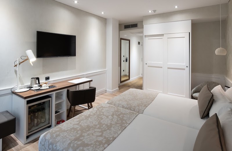 habitacion familiar catalonia puerta del sol 03