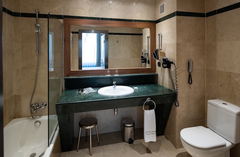 habitacion familiar catalonia puerta del sol 06