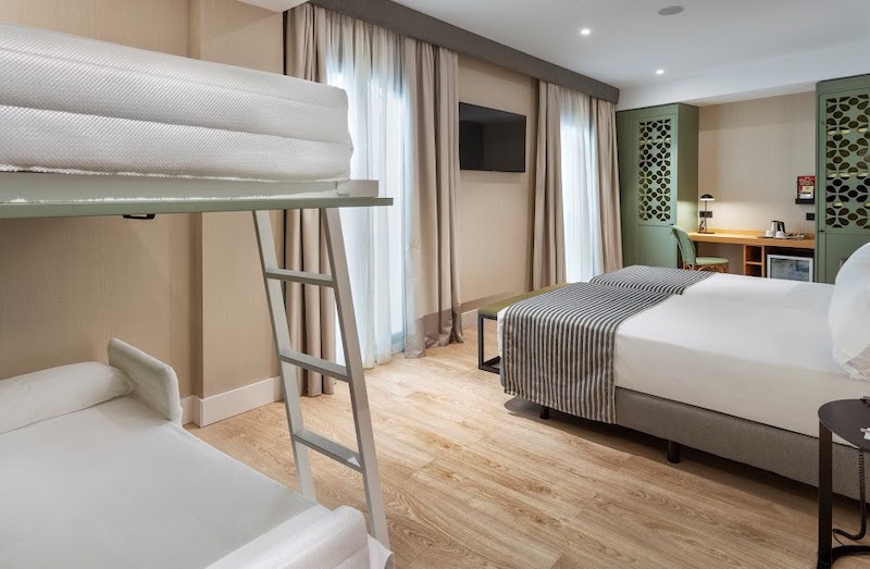 habitacion familiar catalonia santa justa 01