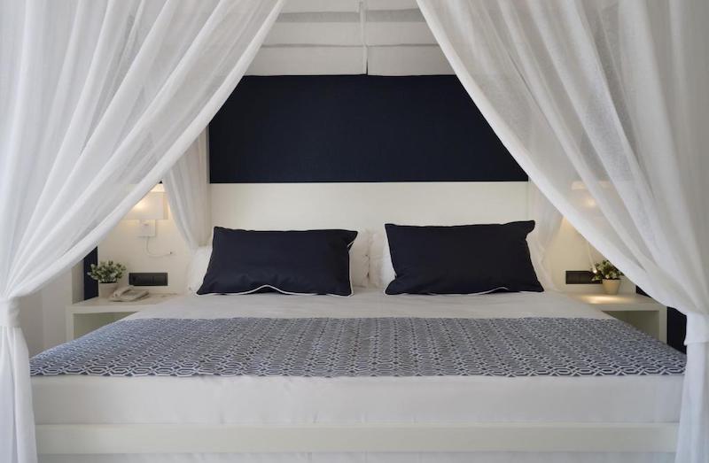 habitacion honeymoon terrace panoramic sea view catalonia del mar 03