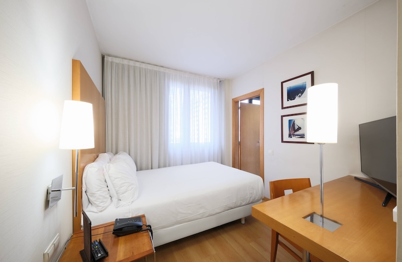 habitacion individual catalonia barcelona beach 01