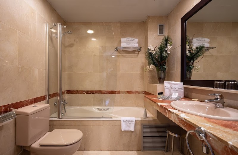 habitacion junior suite catalonia la pedrera 05