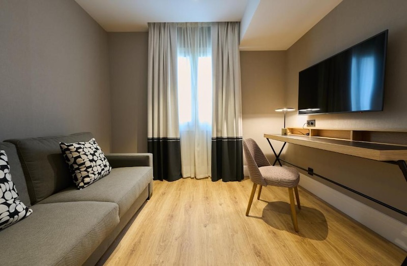 habitacion suite barcelona catalonia ramblas 02