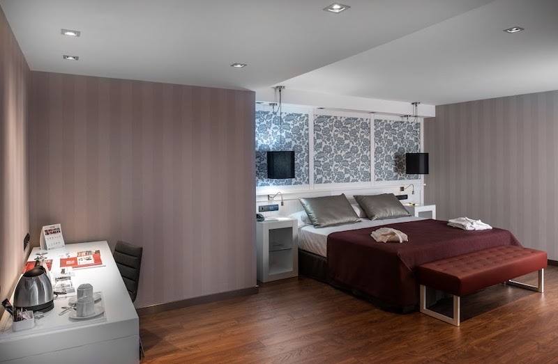 habitacion suite catalonia catedral 01