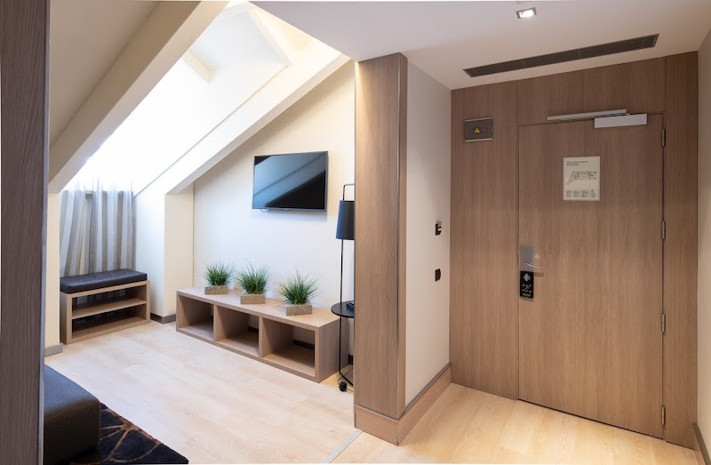 habitacion suite imperial catalonia plaza mayor 01