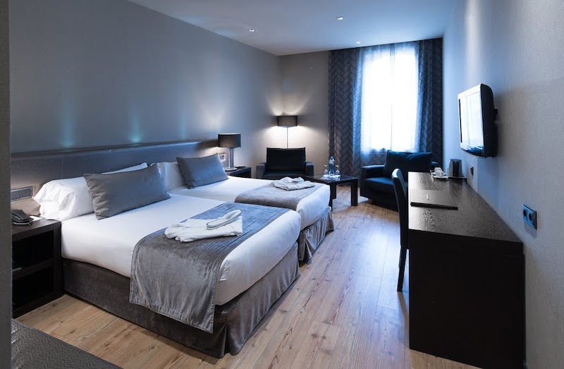 habitacion superior catalonia portal del angel 01