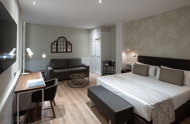 habitacion superior catalonia puerta del sol 01