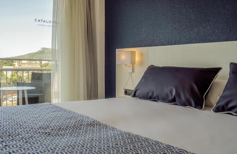 habitacion terrace superior mountain view catalonia del mar 04