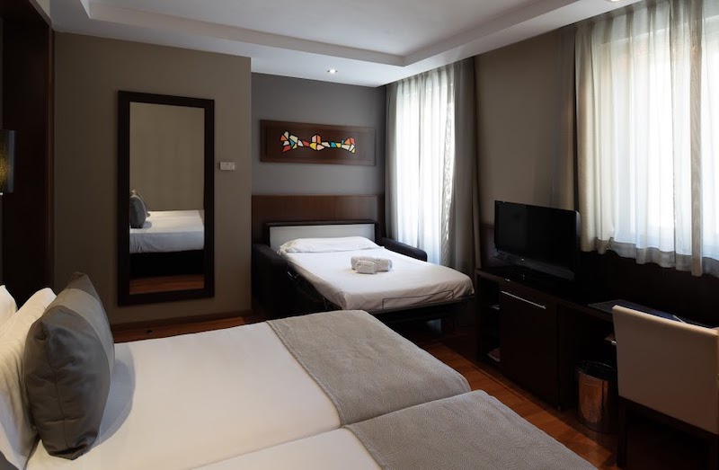 habitacion triple catalonia goya 03