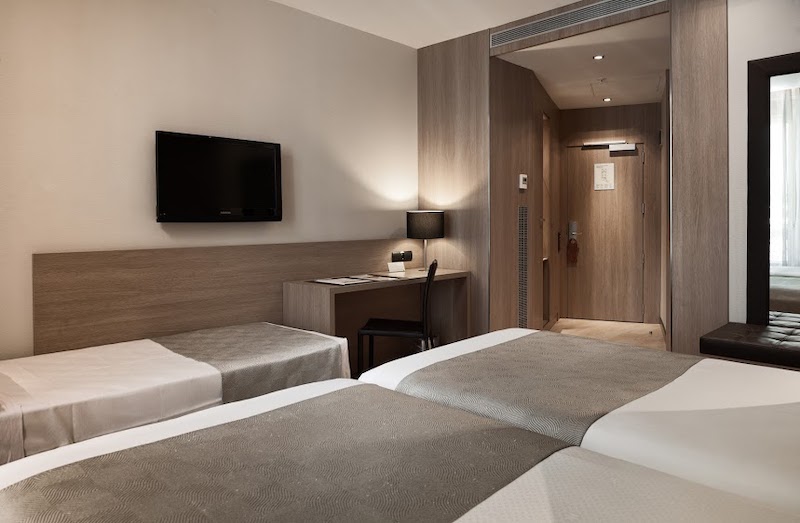 habitacion triple catalonia plaza mayor 02