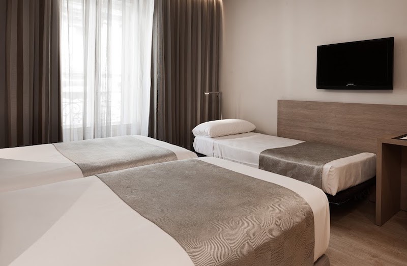 habitacion triple catalonia plaza mayor 03