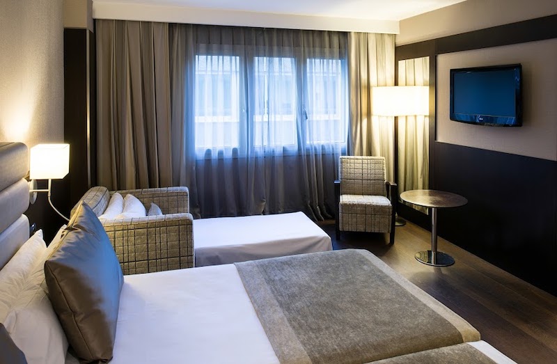 habitacion triple catalonia rigoletto 03