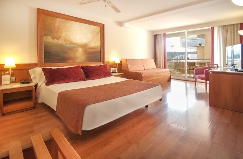 habitacion triple vista mar catalonia majorica 03