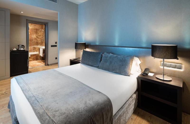 vista portal del angel catalonia portal del angel 02