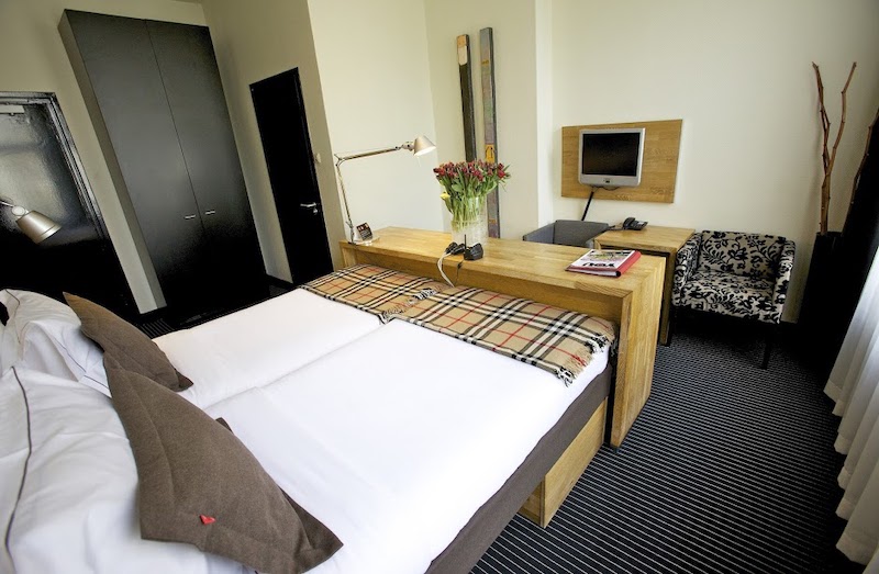 catalonia amsterdam doble executive 02