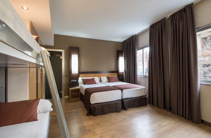 habitacion cuadruple catalonia atenas 03