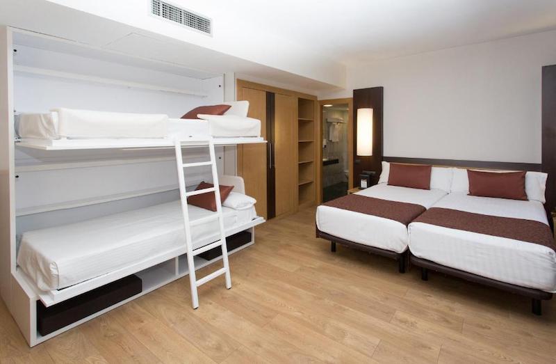 habitacion cuadruple catalonia atenas 05