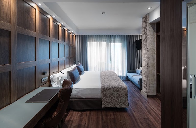 habitacion executive pool catalonia plaza catalunya 03