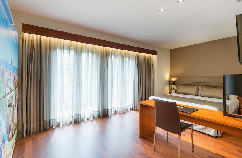 habitacion familiar premium catalonia diagonal centro 01