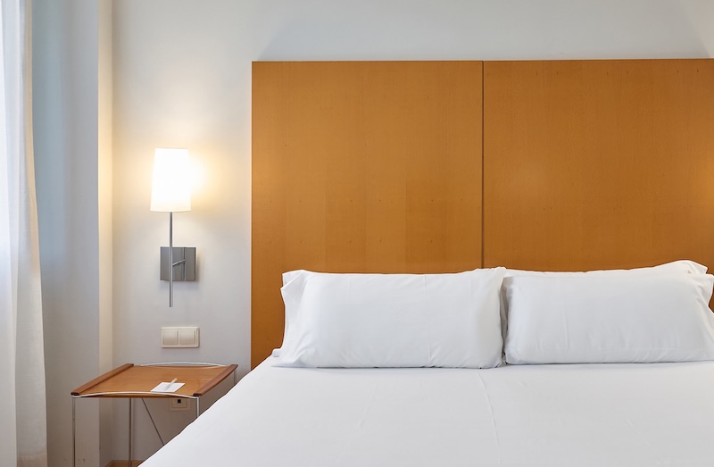 habitacion individual catalonia barcelona beach 04