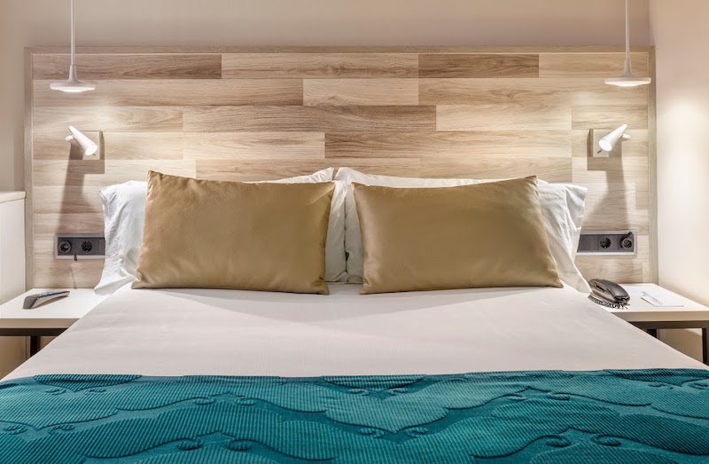 habitacion individual catalonia santa justa 02