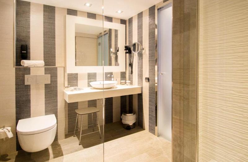 habitacion individual pool view catalonia del mar 04