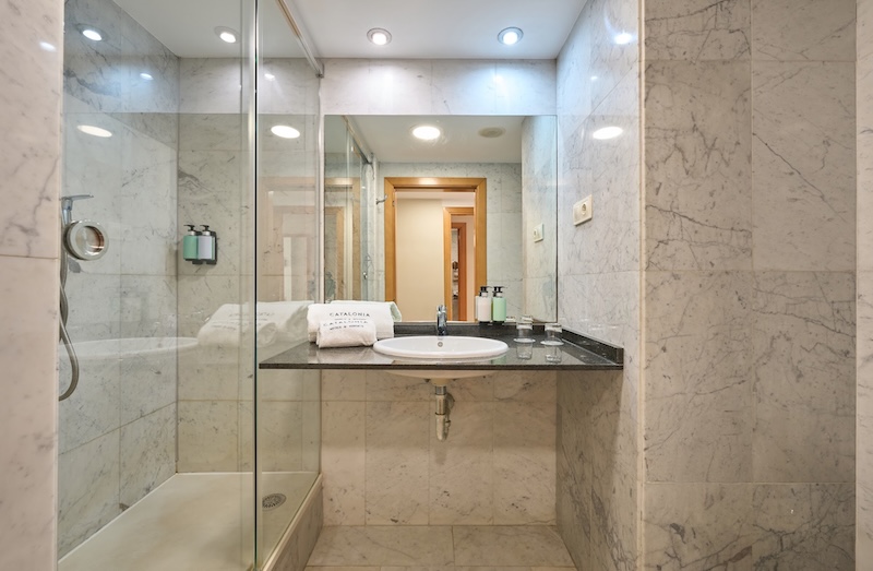 habitacion junior suite familiar balcon catalonia barcelona beach 04