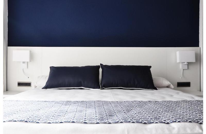 habitacion pool front catalonia del mar 04