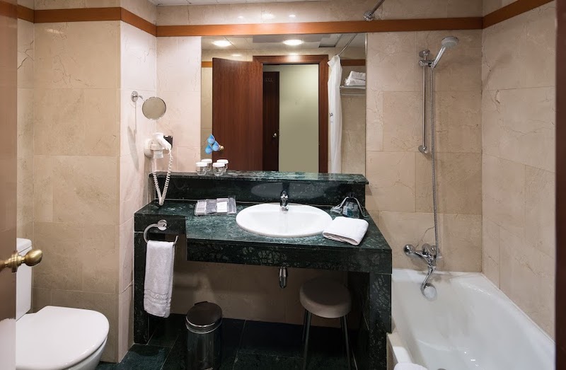 habitacion premium catalonia gran hotel verdi 05