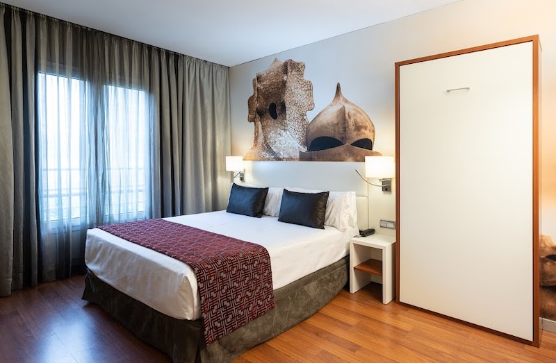 habitacion premium catalonia la pedrera 03