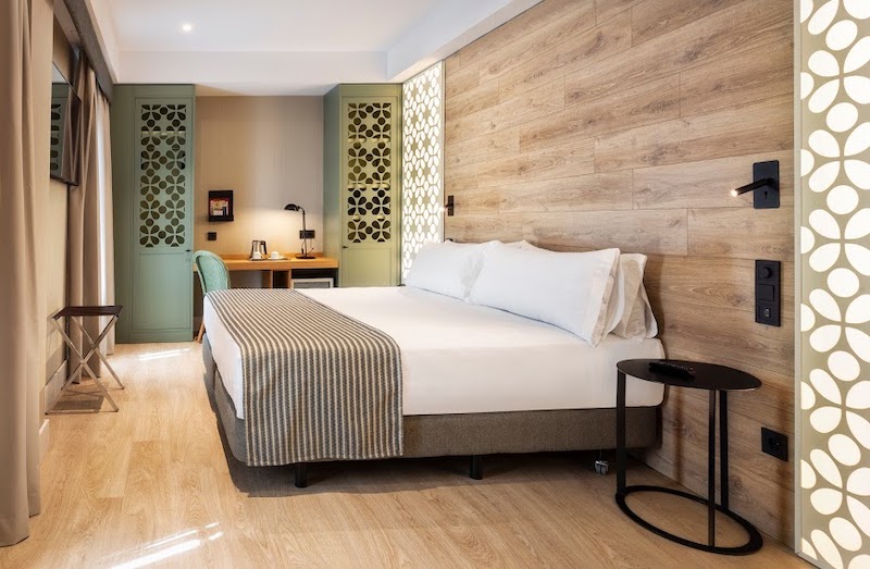 habitacion premium catalonia santa justa 02