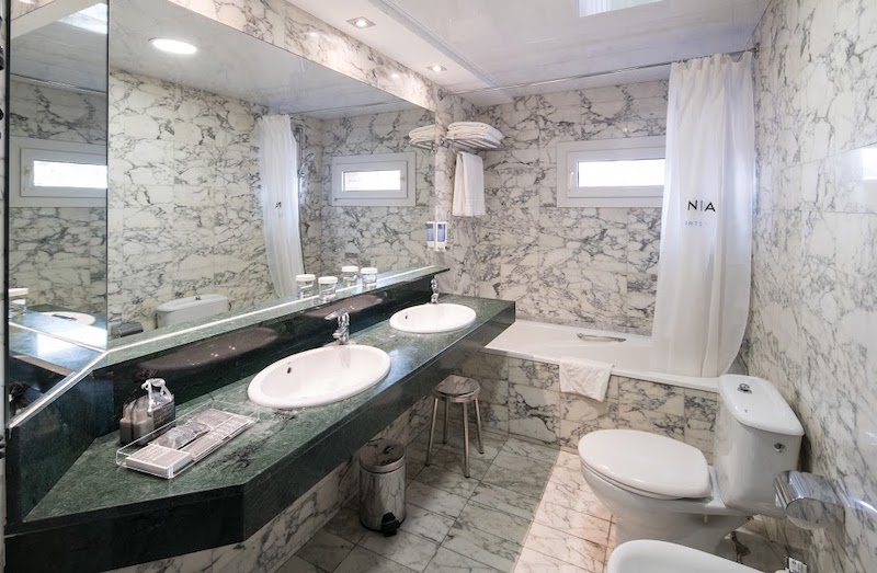 habitacion premium terrace catalonia park guell 06