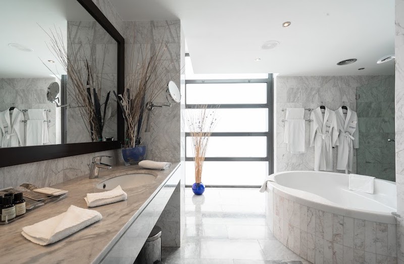 habitacion suite catalonia gran hotel verdi 06