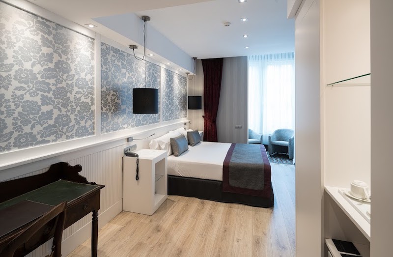 habitacion superior catalonia plaza catalunya 01