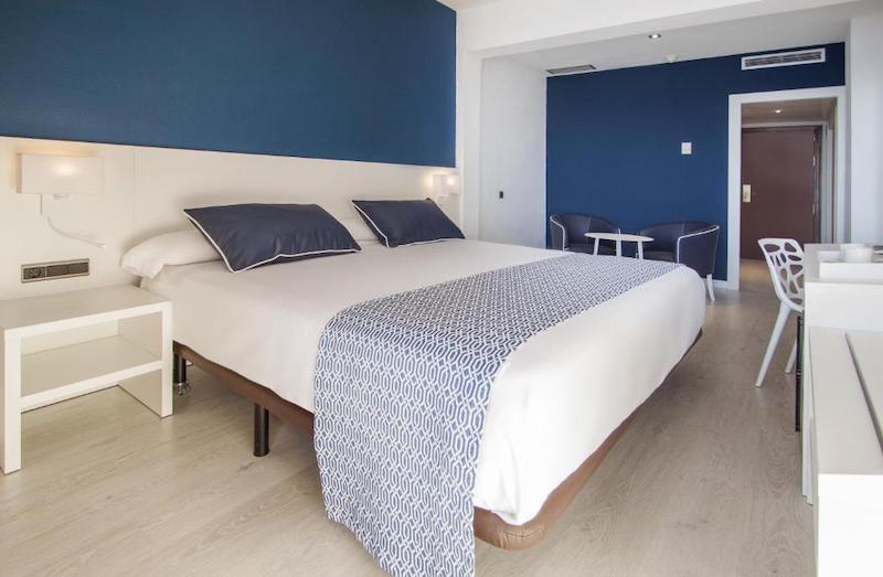 habitacion superior sea view catalonia del mar 01