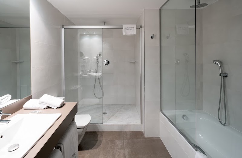 habitacion superior terrace swimiming pool catalonia catedral 05