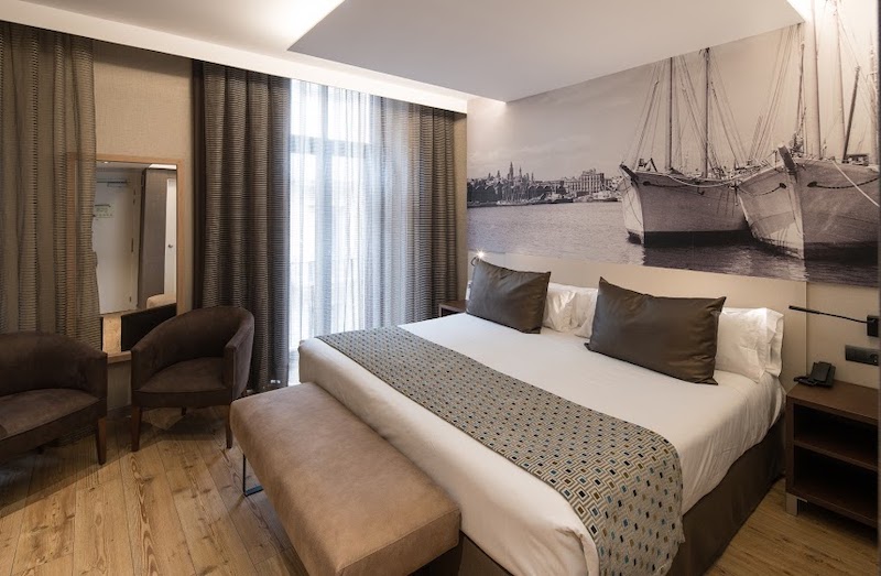 habitacion triple catalonia born 03