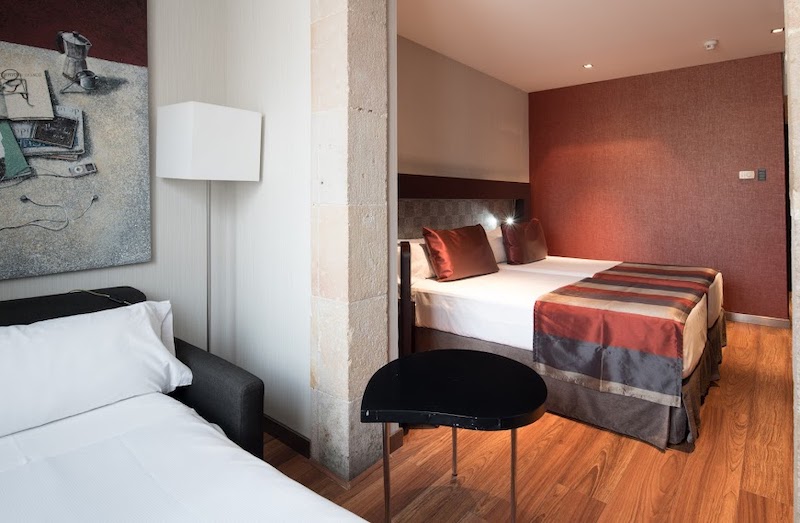 habitacion triple catalonia port 04