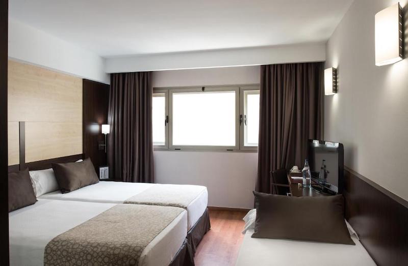 habitacion triple catalonia sagrada familia 04