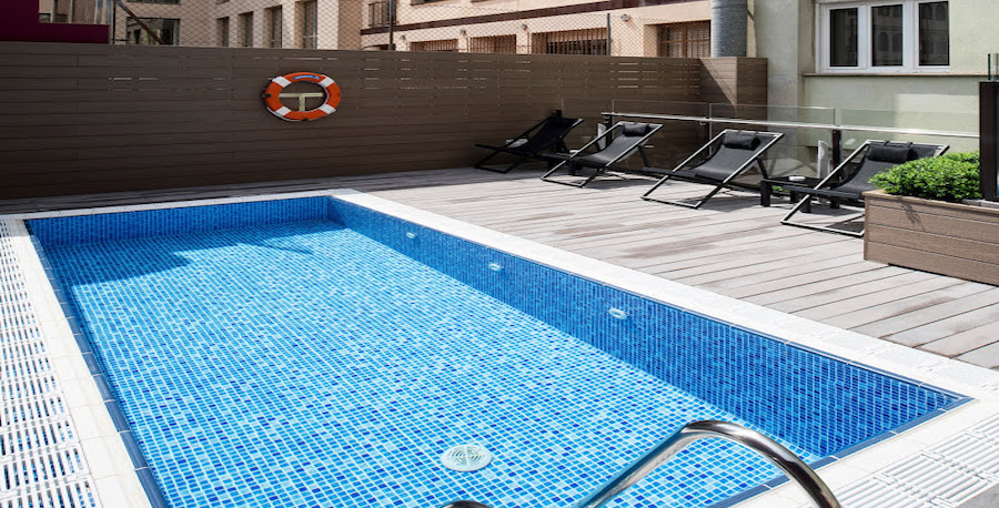 catalonia diagonal centro piscina 04