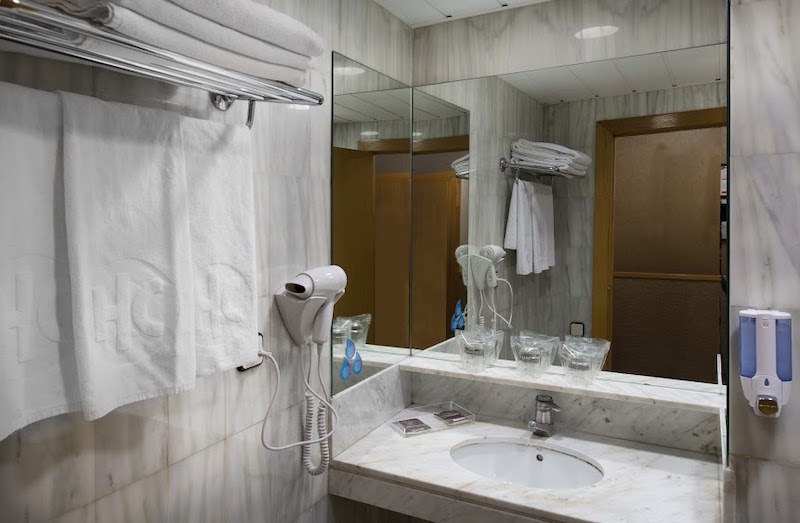 habitacion cuadruple catalonia park guell 04