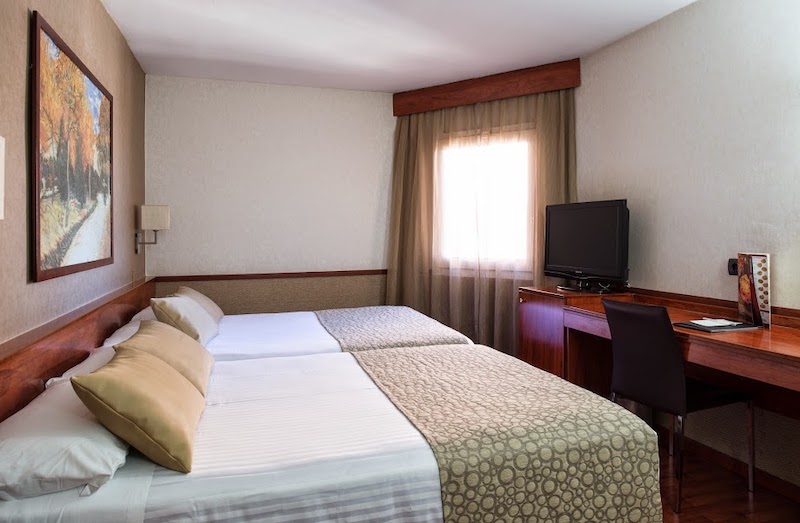 habitacion cuadruple catalonia park putxet 01